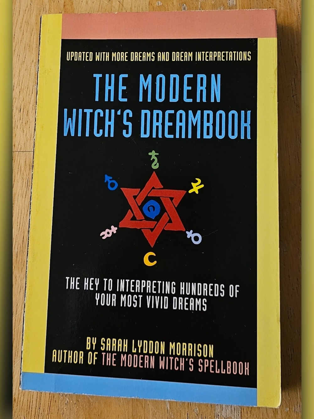 The Modern Witch's Dreambook - Sarah Lyddon Morrison